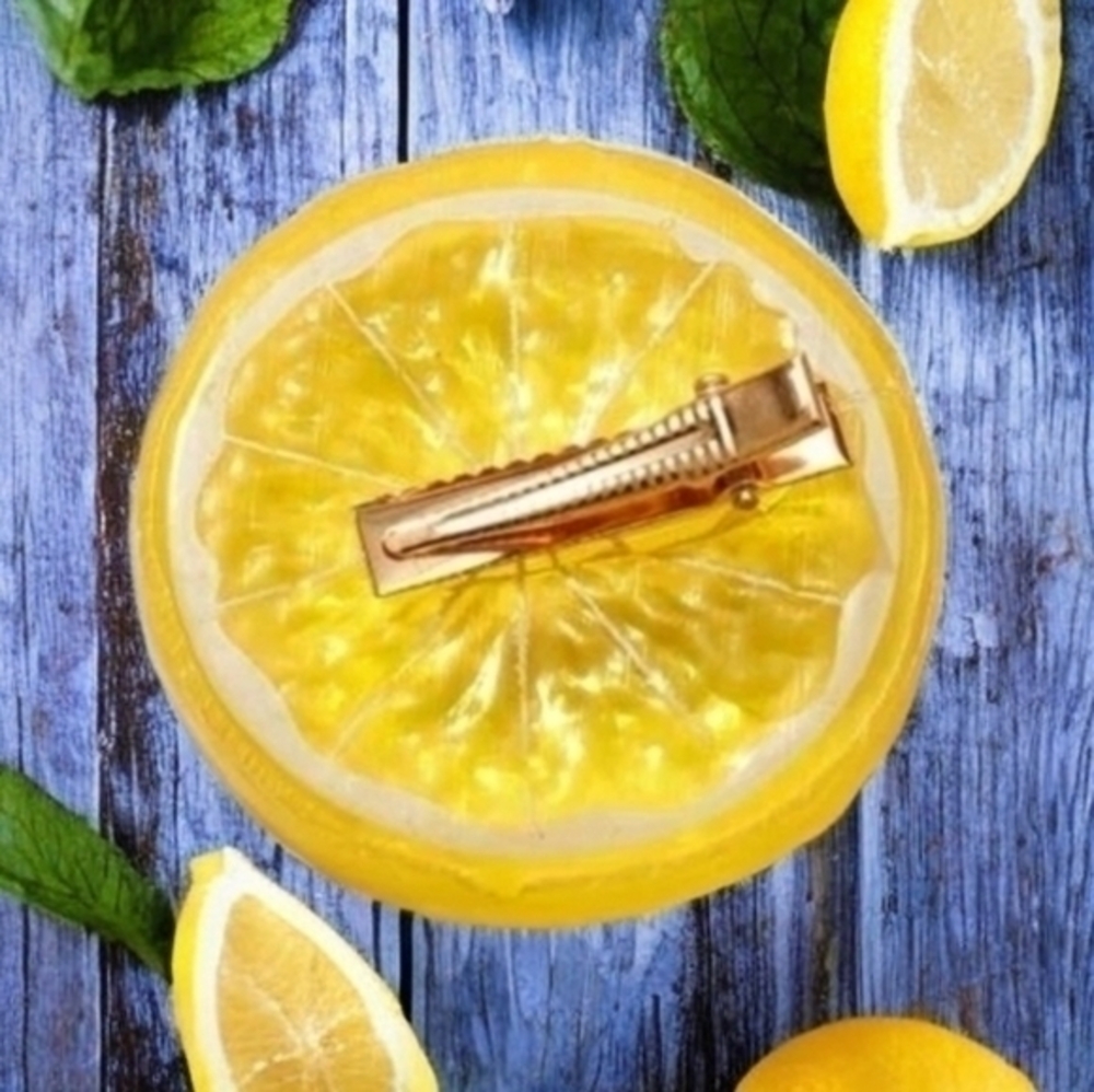 MODCLOTH LEMON ACRYLIC HAIR CLIP - Picture 3 of 3